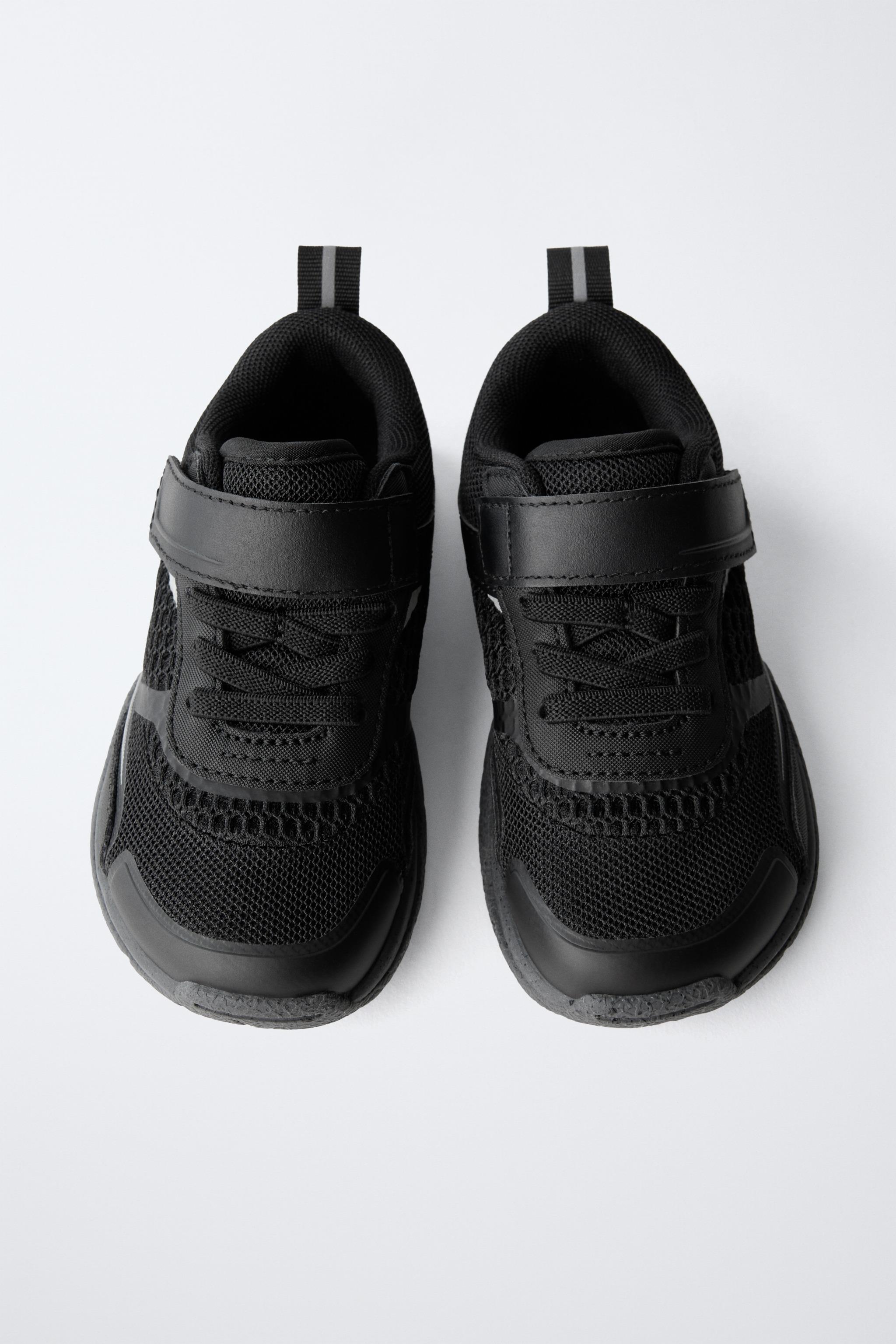 BAREFOOT SNEAKERS